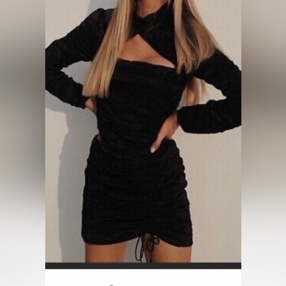 Zara Limited Edition
Satin Black Mini Dress